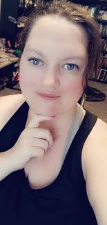 Who can outsmoke among A-Chong, B-Willie, C-Snoop, or D-Rihanna?