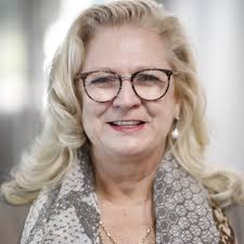 Dr. Veronica Steffen