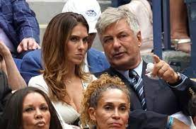 Rafael nadal's press conference after his victory at rome masters 2021. Alec Baldwin Und Seine Frau Hilaria Haben Sich Die Partie Zwischen Rafael Nadal Und Juan Martin Angeschaut Stuttgarter Zeitung