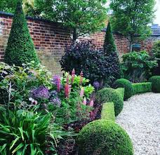 Instagram Post By Rose Jun 16 2019 At 1 29am Utc Topiary Garden Garden Inspiration Amazing Gardens