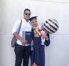 Sehingga kini, graduan kami tidak hanya menyerlah dalam industri tempatan malah turut menyinar di persada antarabangsa. Demam Panas Sebelum Konvo Graduan Uitm Ini Dedah Cabaran Mengandung 8 Bulan Kisah Dunia