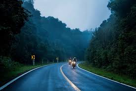 Kemalangan jalan raya membabitkan pekerja ketika pergi dan balik dari tempat kerja mencatat peningkatan hampir 80 peratus sejak. 7 Tips Mudik Jarak Jauh Naik Motor Agar Selamat Sampai Tujuan Halaman All Kompas Com