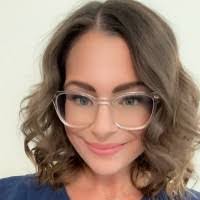 Rebecca Agnes's Instagram, Twitter & Facebook