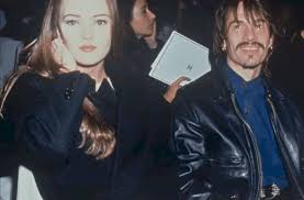 D'ordinaire, florent pagny est plutôt discret concernant sa vie privée, et surtout avec ses enfants. Biographie De Florent Pagny Comment A T Il Gere Les Critiques Sur La Difference D Age Avec Vaness Paradis