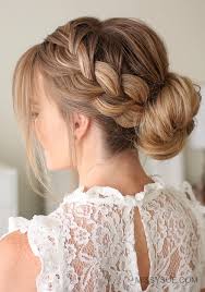 Trouver la coiffure idéale pour se rendre à un mariage peut se révéler compliqué. Coiffure Mariage 2021 50 Idees Pour S Inspirer