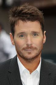 Since your face is somewhat long, seek a balanced hairstyle that lends a uniform vibe. 15 Hairstyles For Round Faces Men Cool Men S Hairstyles 2020