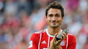 Mats hummels, född 16 december 1988 i bergisch gladbach, är en tysk fotbollsspelare som spelar för borussia dortmund. Bundesliga Bayern Munich S Mats Hummels Pledges One Per Cent Of Wages To Charity