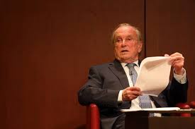 Bras droit de francisco pinto balsemão parallèlement à ses activités d'avocat et de journaliste, marcelo rebelo de sousa entame une carrière politique dans les années 1970 ; Pinto Balsemao Critica Conteudo Patetico De Polemica Dentro Do Psd Portugal Sabado