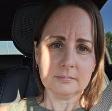 Hello everyone, I've attented a few sound baths in the last years and got  really entranced by them. I'm now thinking about leading some sessions  starting with friends and relatives and in