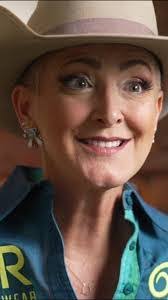 Kendra Dickerson's Instagram, Twitter & Facebook