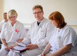 Ich muss warten bis das aza wirkt. Rheumatologische Tagesstation Medizinische Klinik Mit Schwerpunkt Rheumatologie Und Klinische Immunologie Charite Universitatsmedizin Berlin
