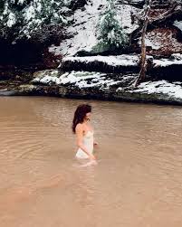 Sexy Bikini Auftritt Im Schnee Charlotte Wurdig Und Promi Kollegen Trotzen Dem Winter Abendzeitung Munchen