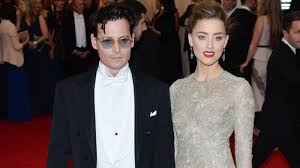 Things opened up tamely enough as the two actors joked about how depp should buy heard a pet beaver and that he could then shave the beaver, so that he could start a website, johnny depp shaves amber. Hochzeit Von Johnny Depp Johnny Depp Hat Amber Heard Geheiratet Paar Feiert Auf Privatinsel Augsburger Allgemeine