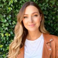 Mary Oliverio's Instagram, Twitter & Facebook