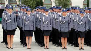 🟦 podczas uroczystości awansowano ośmiu mundurowych z łaziskiego komisariatu policji. Swieto Policji Nasz Dziennik