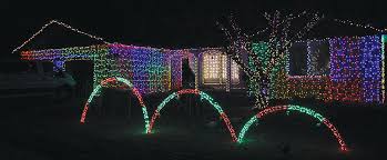 Man revamps Christmas light show for community