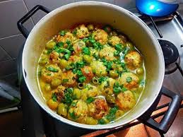 Boulettes De Poulet Farcis Au Fromage A La Sauce Blanche Aux Olives كريات دجاج محشية بالجبن مرق أبيض Smoothie Recipes Healthy Ramadan Recipes Healthy Recipes