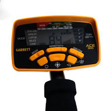 The ace 300i has more modes than an ace 200i and enhanced features to help find more treasure. Garrett Ace 300 Metal Detector