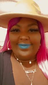 Shantel's brother carlton lives downstairs but she hardly ever sees him because at 600 lbs each, neither can do the stairs safely; 600 Pound Transformation Shantel Posts Facebook