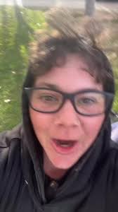 My genuine reaction to seeing snowfall for the first time in Sacramento  since I was like 7 😂🤣 was walking all the gear to the field when I heard  children all over the park start simultaneously ...