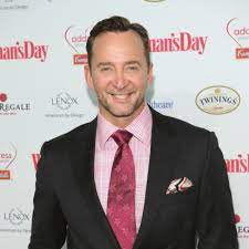 Clinton and damon were introduced by a mutual friend at a party in 2007, and began dating shortly afterwards. Who S Clinton Kelly Wiki Husband Net Worth Tattoo Spouse Married