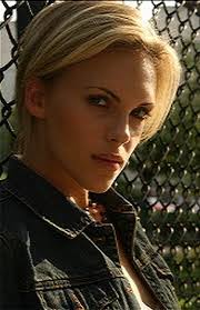 Tessa Carlson's Instagram, Twitter & Facebook