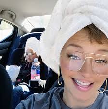 What groups deliver a real Christmas dinner