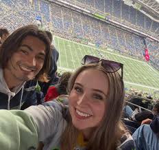 Caleb Muñoz (@yung_ceej_) • Instagram photos and videos