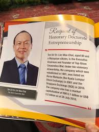 Lim wee chai started top glove with his wife in 1991 and took the company public in 2001. Aj Ghazali On Twitter Light Moment With Ts Dr Lim Wee Chai Founder Top Glove Being Confered The Hon Doctorate In Entrepreneurship At Msumalaysia 23rd Convo Role Model For Budding Entrepreneurs