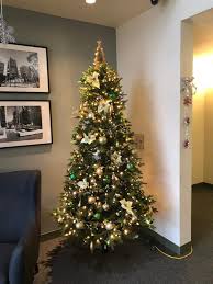 Glisser la guirlande au centre et l'enrouler autour de la structure. Arbre De Noel 7 500 Lumieres Del Blanc Multicolore 18304lc Rona