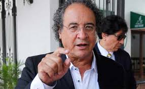 Lo que dice la Cepal sin duda alguna es correcto. El compañero Eugenio Sosa  (director del INE) utiliza una teoría económica falsa, que consiste que un  aumento de un punto en la