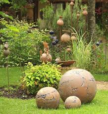 Boules Pour Jardin Decoration Jardin Jardin En Beton Jardins