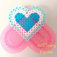 star beads さんはinstagramを利用しています リボンワンズのパーツ作り まずはプリキュアカラーのハートと軸を作りました 普通のハートプレートだと大きすぎるので小さくしてます アイロンビーズ パーラービーズ ハート リボンワンズ アイロン