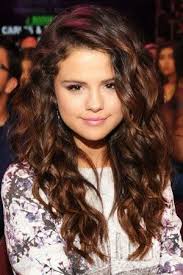 Hair Inspiration Selena Gomez Edition Selena Gomez Hair Selena Gomez Curly Hair Selena Gomez