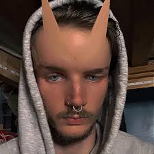 Idk what pokemon this is, but it wouldnt show up even after I refreshed my  game. Then it disappears off of the “nearby” list, so i started to leave  the area then