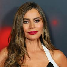 Sofía Vergara's Dining Room Has An Accent Wall Alternative