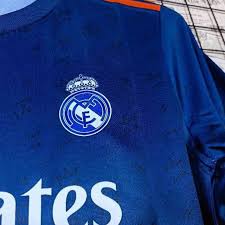 Das hat mit carolina darias die spanische gesundheitsministerin am donnerstag. Madrid Zone On Twitter Real Madrid S 2021 22 Away Kit Rmalive