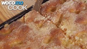 In the photo below, this butter cake is simply topped. Oma S Butterkuchen Mit Anleitung Und Rezept Youtube