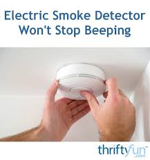 The red led will flash while in alarm mode. Electric Smoke Detector Won T Stop Beeping Thriftyfun