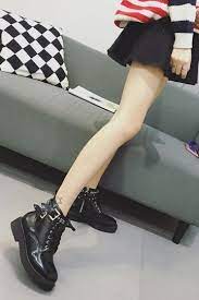 New rock france vous présente la collection extreme de bottines femme new rock, une gamme à aux talons métalliques très novatrice. Bottine Motardes Femme Cloutee Style Rock Persun Fr