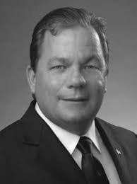 Holly Yoho's Instagram, Twitter & Facebook