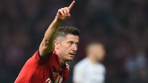 Robert lewandowski's former agent cezary kucharski, middle, was detained by police on tuesday credit: Transfer Market Lewandowski S Agent Robert Feels He Needs A Change And A New Challenge In His Career Marca In English