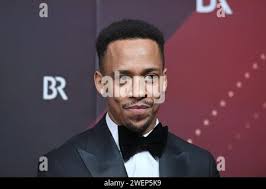 Jerry Hoffmann Schauspieler, Einzelbild,angeschnittenes  Einzelmotiv,Halbfigur,halbe Figur. Roter Teppich,Red Carpet,Bayerischer  Filmpreis 2023 am 19.01.2024 im Prinzregententheater in Muenchen. *** Jerry  Hoffmann actor , single picture,cropped single ...