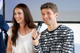Gerd muller vs thomas muller. Thomas Muller Starportrat News Bilder Gala De