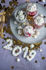 Beschwipster Eton Mess Schnelles Silvester Dessert Rezept Dessert Ideen Dessert Silvester
