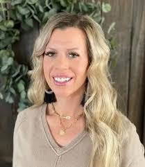 Cassie Ault's Instagram, Twitter & Facebook