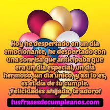 Deseo que este día esté lleno de bendiciones y que tengas mil razones para sonreír. Frases Mensajes De Feliz Cumpleanos Para Una Ahijada
