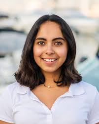 Junior stewardess seeking yacht position