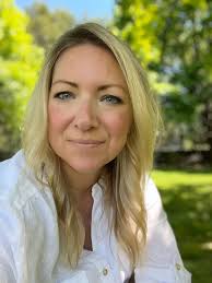 Melissa Lecardo's Instagram, Twitter & Facebook