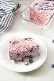 All you need is a box of angel food cake mix and can of crushed pineapple to create a moist and delicious low calorie cake everyone will love. 49 Easy Weight Watchers Desserts Recipes With Smartpoints Sharp Aspirant